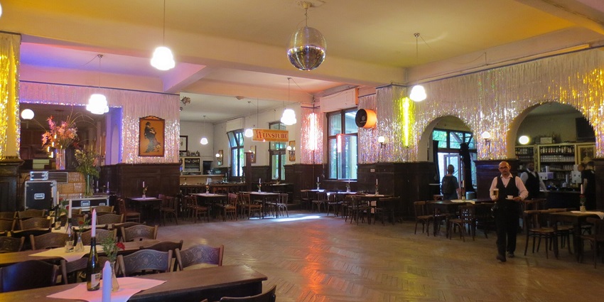 Image of the Saal und Wirtschaft in Clärchens Ballhaus, ideal for Berlin nightlife for couples.
