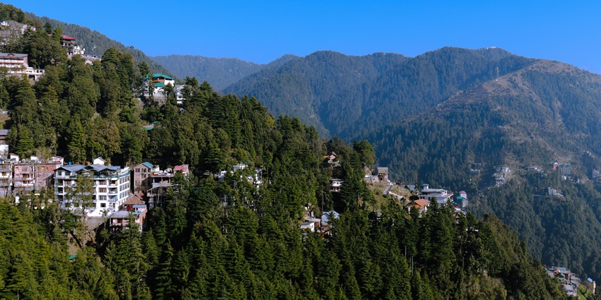 An image of the landscape views in Dalhousie, one of the good places to visit in March.