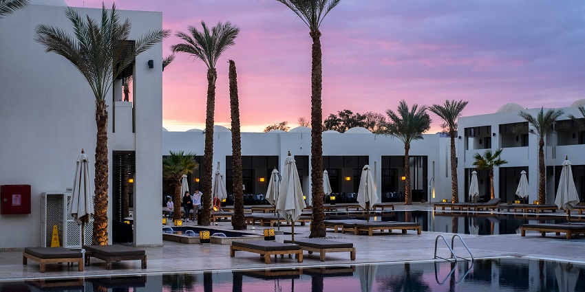Nightlife shines at Davidoff, a sophisticated venue with a refined atmosphere.