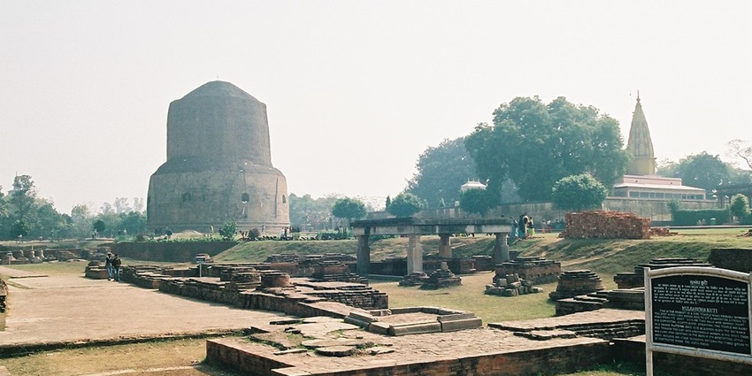 A picture of the peaceful Deer Park, which offers one of the best things to do in Sarnath.