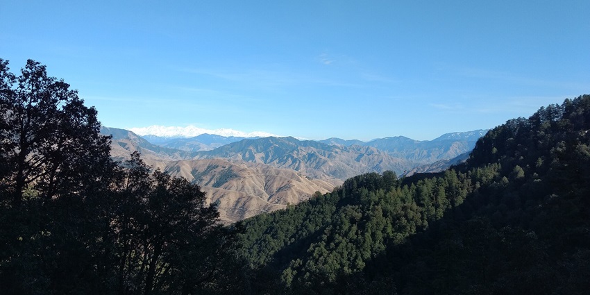 Panoramic view of snow-covered peak seen from Dehradun.