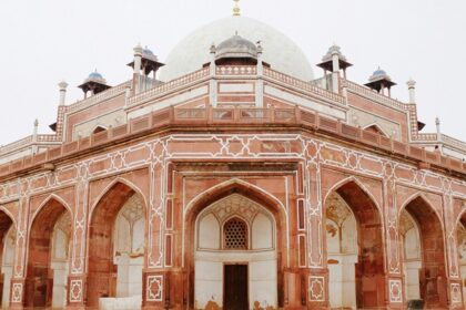 An image of the amazing Humayun’s Tomb, Nizamuddin, East is situated in Delhi, India.