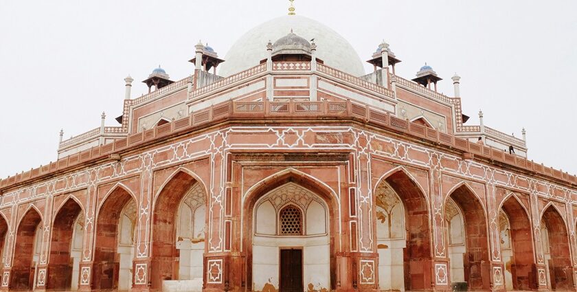 An image of the amazing Humayun’s Tomb, Nizamuddin, East is situated in Delhi, India.