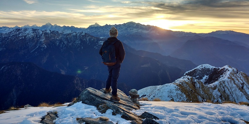 An image of a path from Tungnath to Chandrashila part of the Deoriatal-Chandrashila Trek.