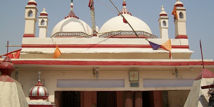 Image of a temple views from outside - Devidhura Temple is one of the best places to visit in Lohaghat