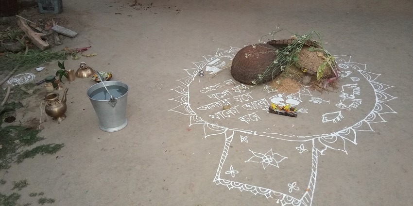 Experience the Dharni Mahotsav in January with multiple stalls.