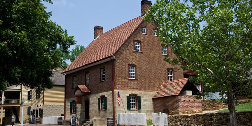 A picture of Salem District Museum that showcases artefacts, coins, and historical relics.