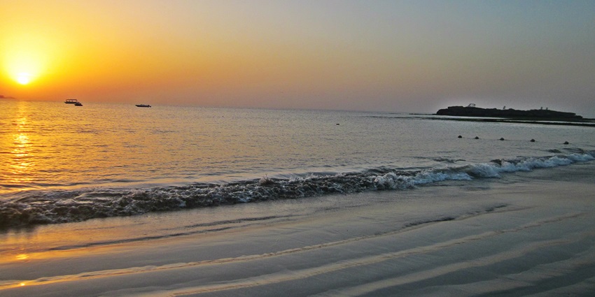 An image showing a sunset at Diu island, one of the Islands in India, with a mesmerising view.