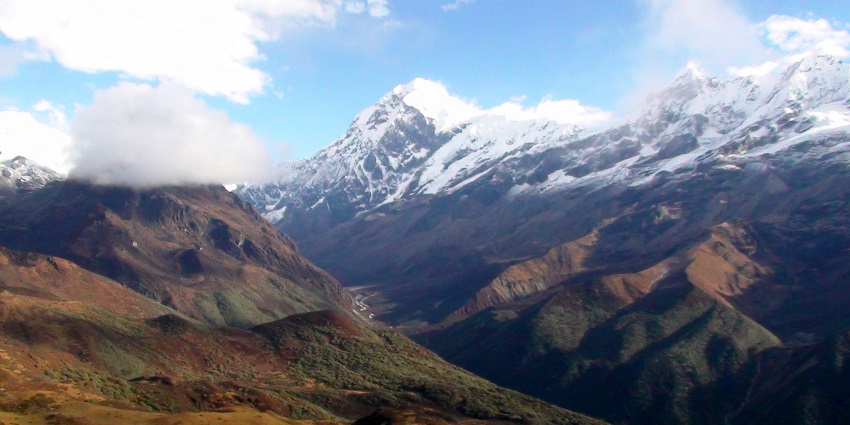 image of Dzongri Trek, a beautiful landscape in Sikkim where beauty unfolds at every step