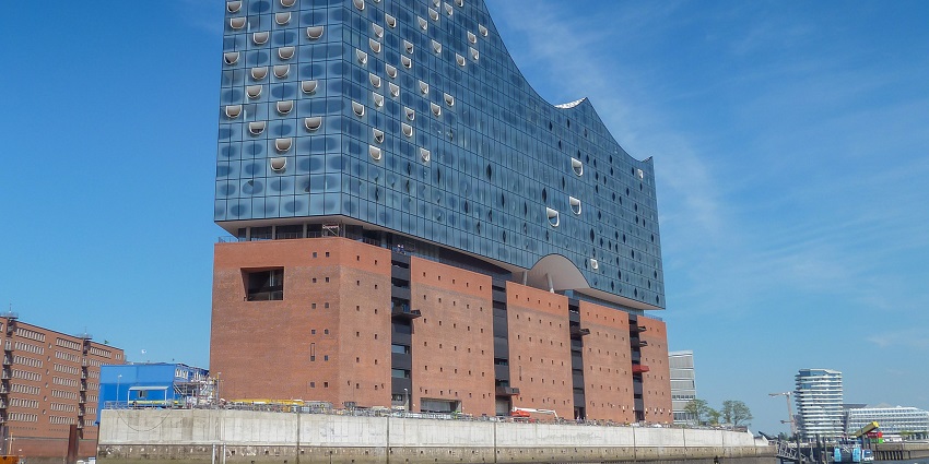 An image showing the Elbphilharmonie Laeiszhalle, one of the places to visit in Hamburg.