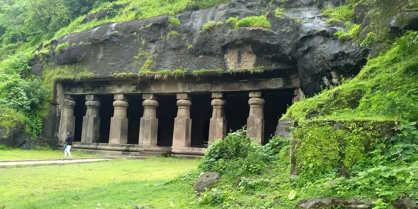 A picture of Elephanta Caves, on Elephanta Island, a must-see attraction near Bandra.