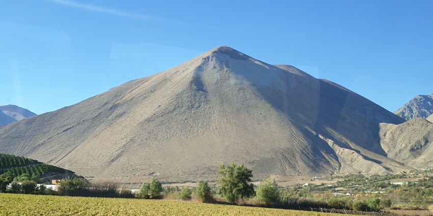 Stargaze in the romantic Elqui Valley, the perfect spot for a Valentine’s Day in Chile under the Milky Way
