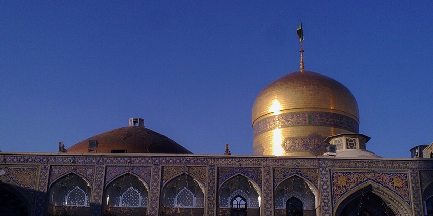 Hear the religious lectures in Imam Ali Mosque.