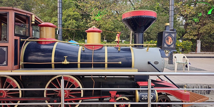 Toy Train ride at Kankaria Lakefront Park offers the best view of the beauty of the lake
