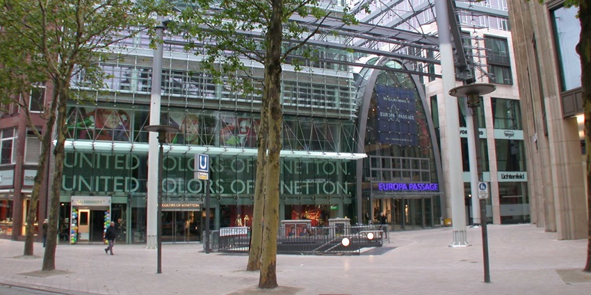 An image of Europa Passage Hamburg, a premier shopping destination with great views.