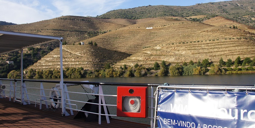 Cruise in Duoro River is one of the Top 10 things to do on Valentine’s Day in Portugal