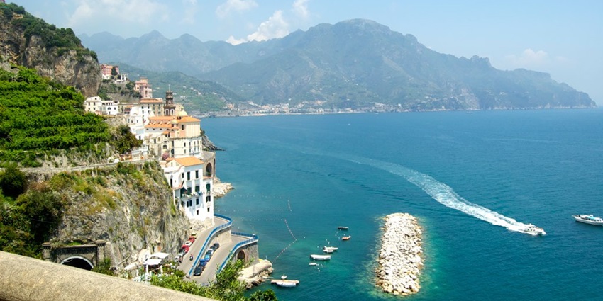 A stunning view of the landscapes from the Amalfi Coast