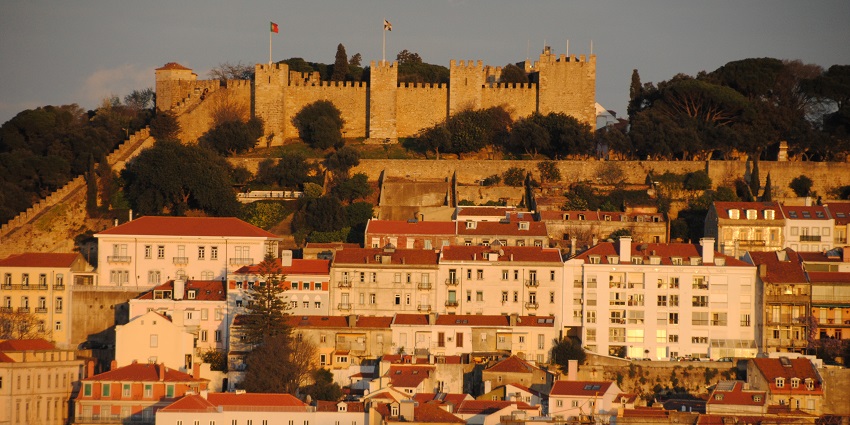 One of the top things to do in Lisbon in December: Explore Alfama