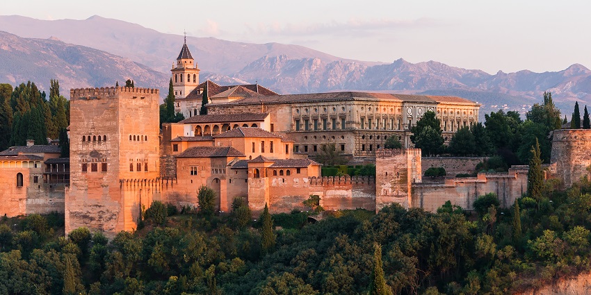 A stunning view of the palace in Alhambra Gardens