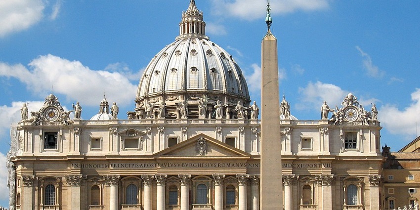 Visiting St. Peter's Basilica is one of the top things to do in Vatican City, offering stunning architecture and rich history