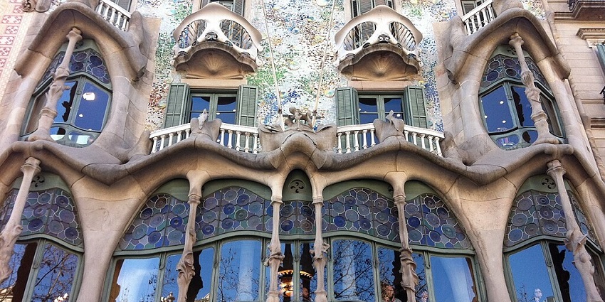 Explore Casa Batlló And Casa Milà - image of a view of Casa Mila by Gaudi