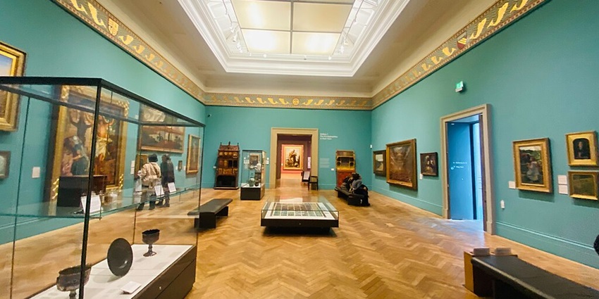 Explore an impressive collection of classic and contemporary artworks in this vibrant gallery.