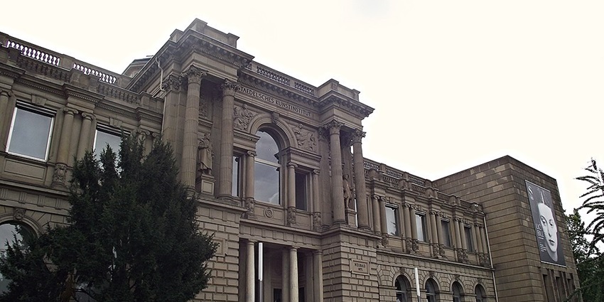 An image of the Städel Museum, a famous art museum located in Frankfurt, Germany.
