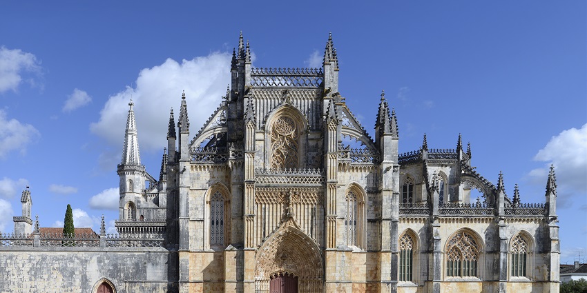 An image of the magnificent architecture of the Monastery of Batalha in Portugal