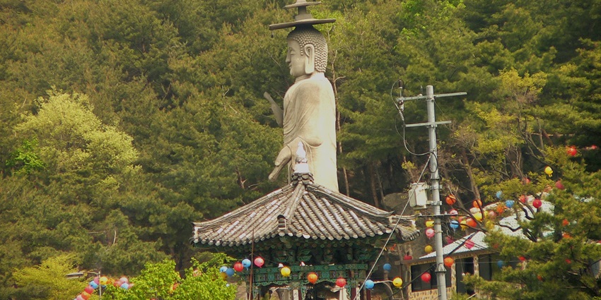 Things to do at Bukhansan National Park include visiting the ancient temples, rich in history and spiritual significance.