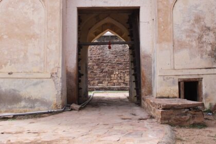 Image of Gandikota Fort with enclosed ancient buildings near Madhavaperumal temple–Gandikota Trekking