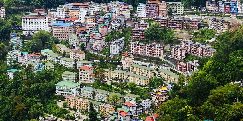 An image of the view of Gangtok City from Crown Prince Tenzing Kunzang Namgyal Walkway.