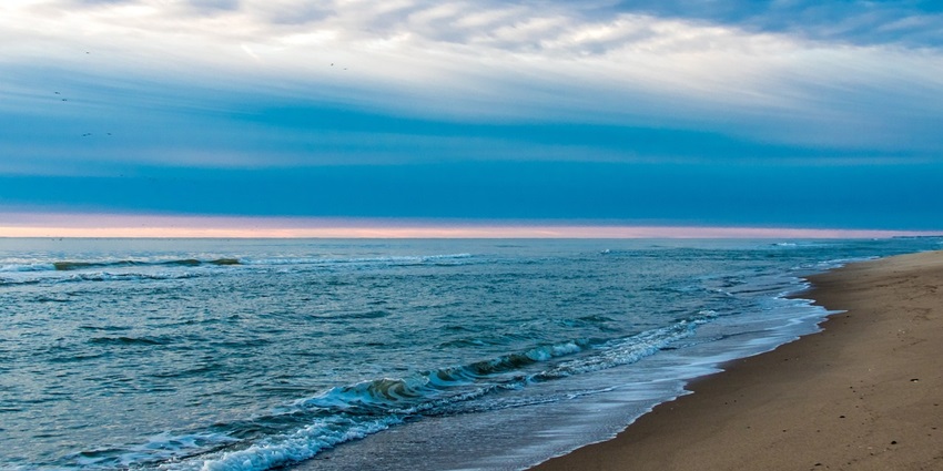 An image resembling Ghogha, one of the famous beaches with amazing views.