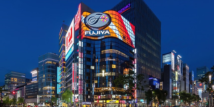 Explore the best place Ginza for shopping in Tokyo with luxury brands and fine dining.