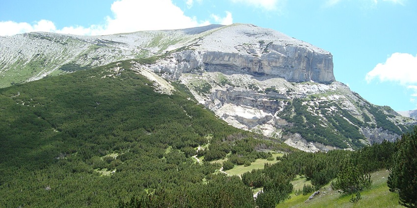 Hiking trails is an unforgettable experience in Italy.