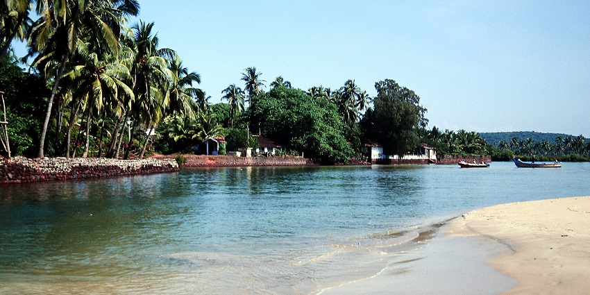 An image of Baga River in Goa, one of the best places to visit in India in February for honeymoon.
