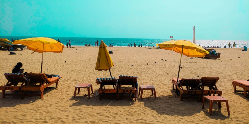 An image of the Palolem beach located in Goa, one of the places to visit in West India.