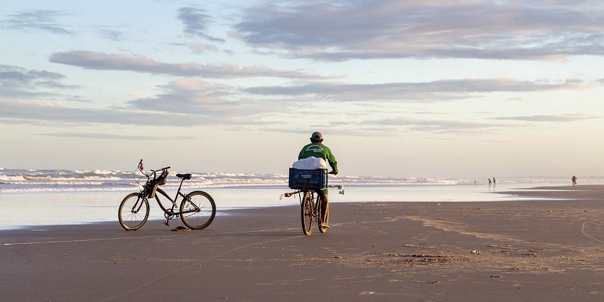 Golden Beach is a pristine coastline is known for its warm waters and tranquillity.