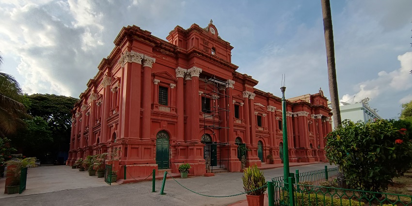 Explore Karnataka’s diverse coinage history at this intriguing museum.