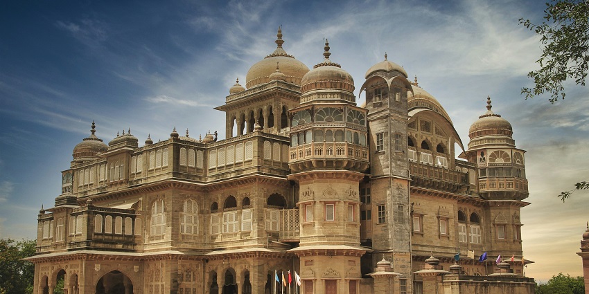 An image of a tour in Gujarat, one of the good places to visit in March with family.