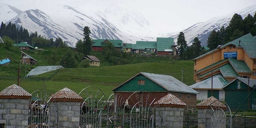 Gulmarg is a paradise for snow lovers, offering breathtaking views and adventure sports.