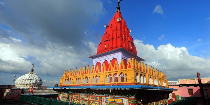 Hanuman Garhi Temple, a major religious site in for all the pilgrims