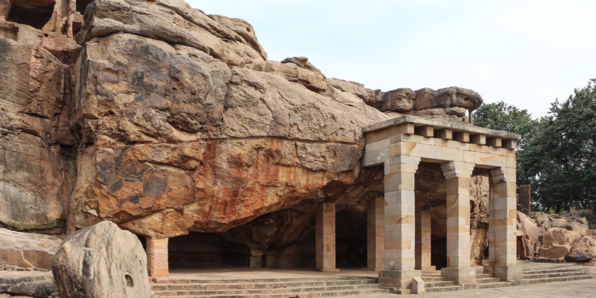 An image of Hathigumpha on Udayagiri Hills, known for its elephant carving and ancient inscriptions