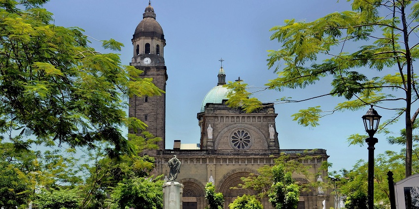 Walk hand-in-hand through Manila’s historic and romantic streets.