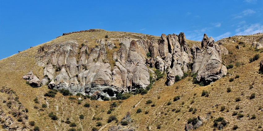 Hike through Vorotan Gorge for breathtaking scenery and secret natural gems around Tatev Monastery