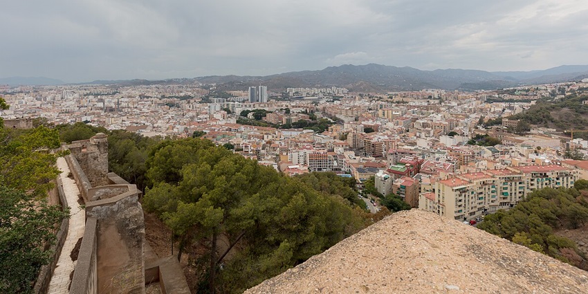Paranomic view from Gibralfaro Castle, a peaceful thing to do in Malaga