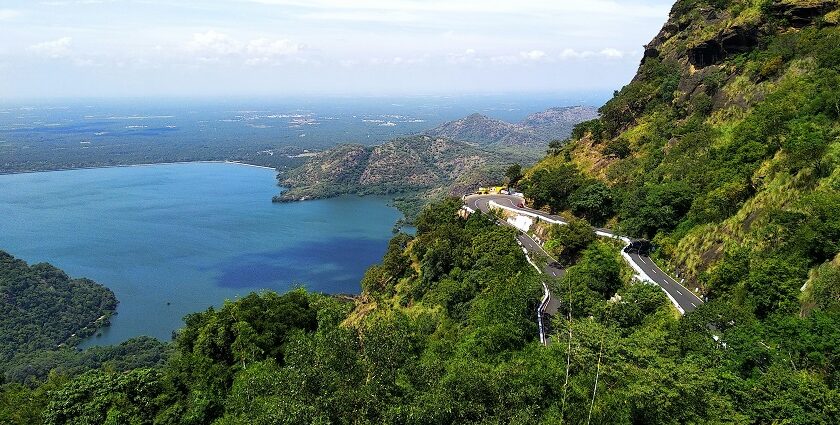 An image of a breathtaking landscape in Kodaikanal, one of the hill stations in India to visit in May.