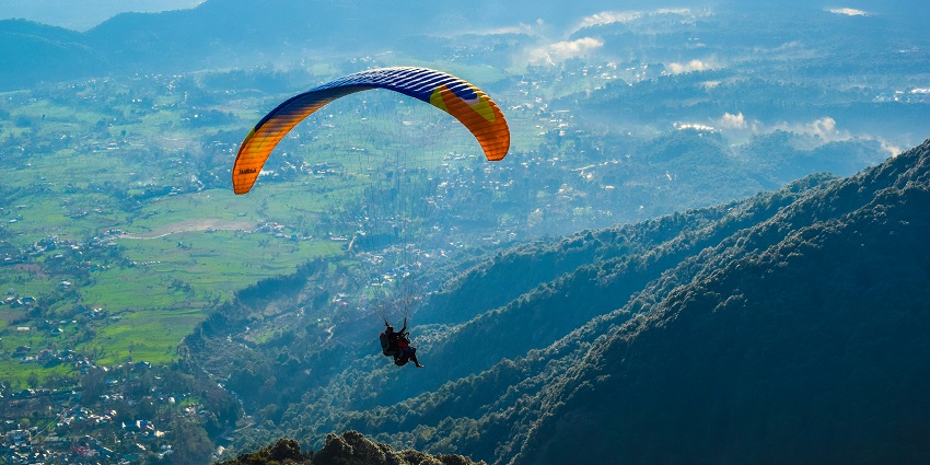 An image of the beautiful landscapes of Himachal Pradesh, one of the places to see in June.