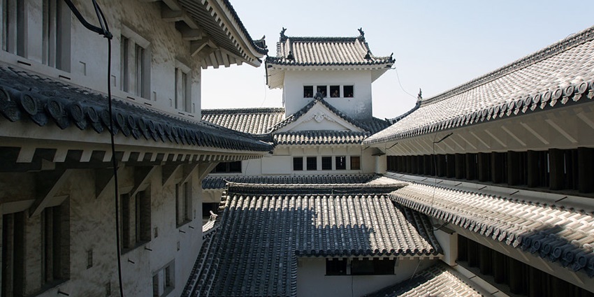 The White Heron Castle with its white exteriors - one of the haunted places in Japan.