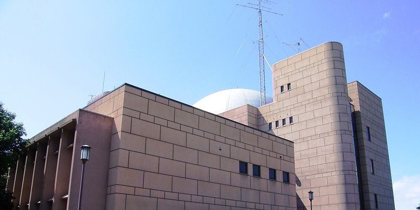 Interactive exhibits fostering creativity, learning, and scientific exploration