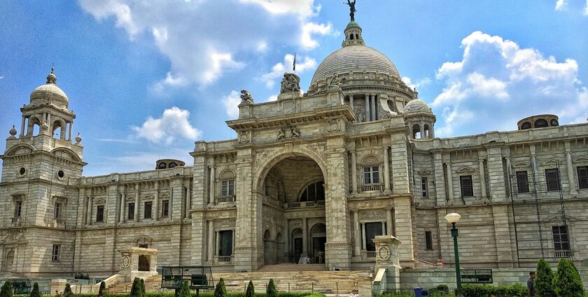 An image showing Victoria Memorial Hall, Kolkata, one of the historical museums in India